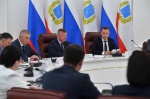 Губернатор Роман Бусаргин провел постоянно действующее совещание с зампредами и министрами Правительства области. 