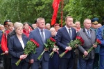 Глава региона возложил цветы к мемориалу погибшим в Великой Отечественной войне