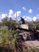 Сотрудниками МБУ "Благоустройство" проведены работы по наведению порядка в переулке Юбилейный. 