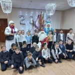 Новогодний праздник «Забавы у новогодней ёлки»