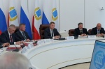 Губернатор Роман Бусаргин провел постоянно действующее совещание с зампредами и министрами правительства области, а также главами районов. 