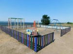 Установлены детские игровые площадки.