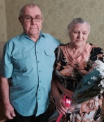 50-летие совместной жизни отметили супружеская пара из р.п. Духовницкое Евгений Николаевич и Нина Герасимовна Хрусловы. 