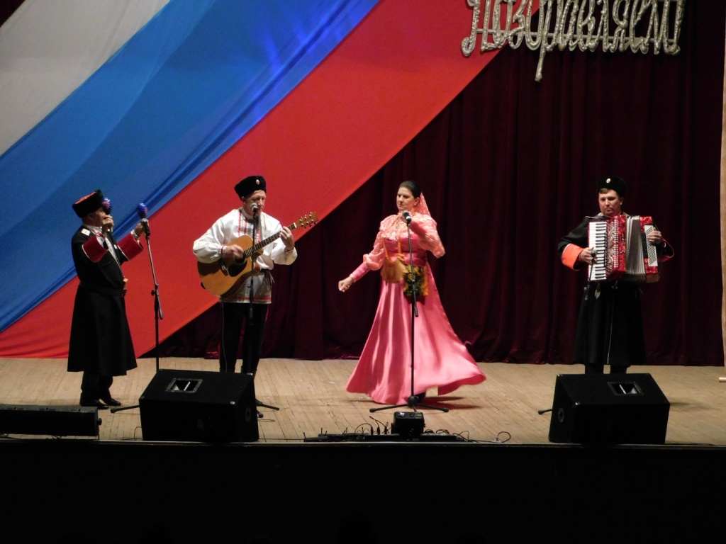 Фестиваль Народов много страна одна 3.jpg