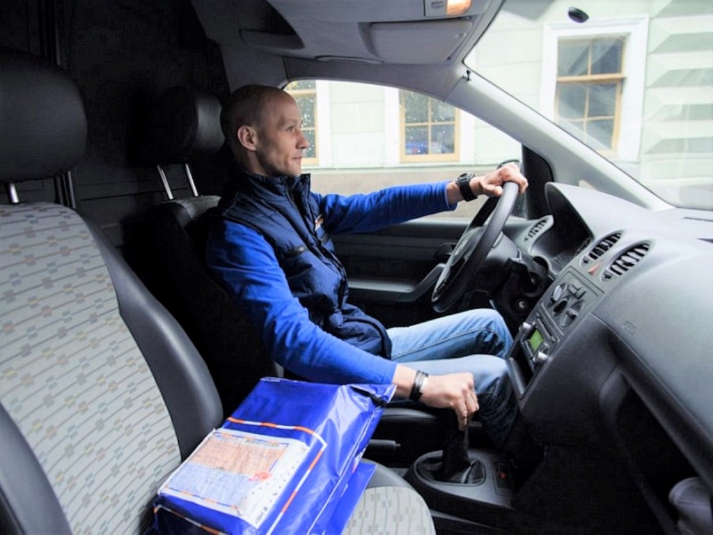 Курьерская доставка_Почта России.jpg