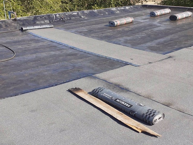 покрытие нижних и верхних слоев мягкой кровли.JPG